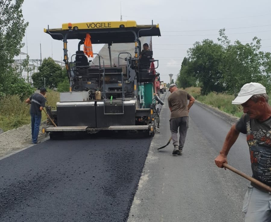 Când se va putea circula pe asfalt nou pe toată lungimea drumului Arad-Şiria