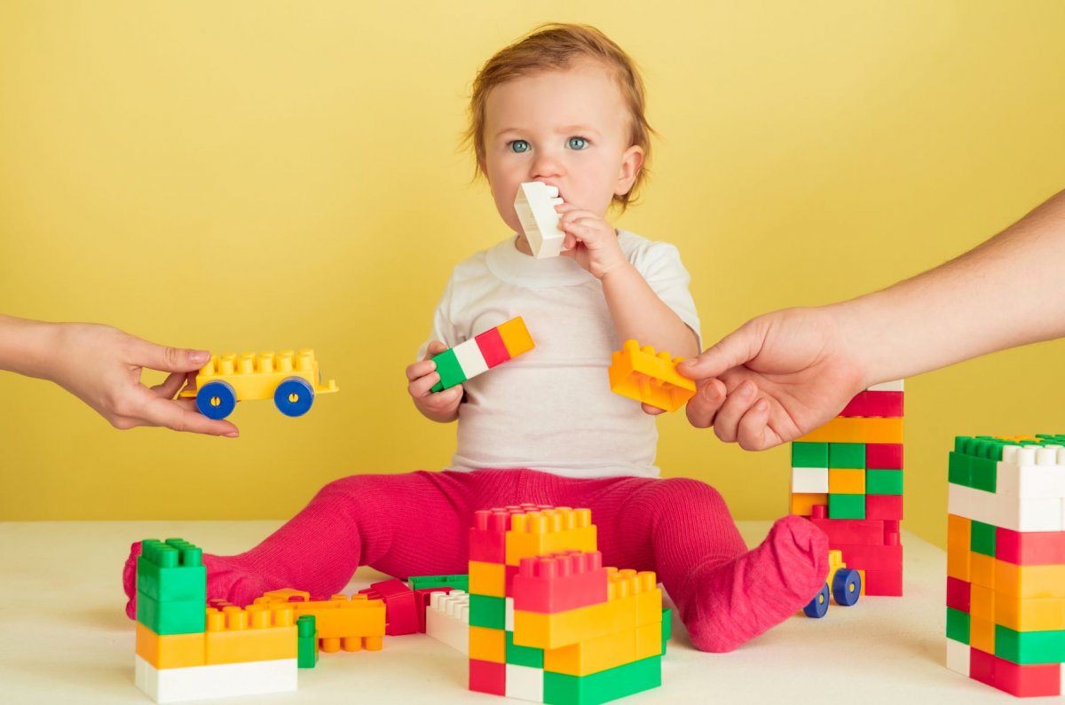 Jucăriile pentru bebeluș: cât sunt de importante în dezvoltarea sa