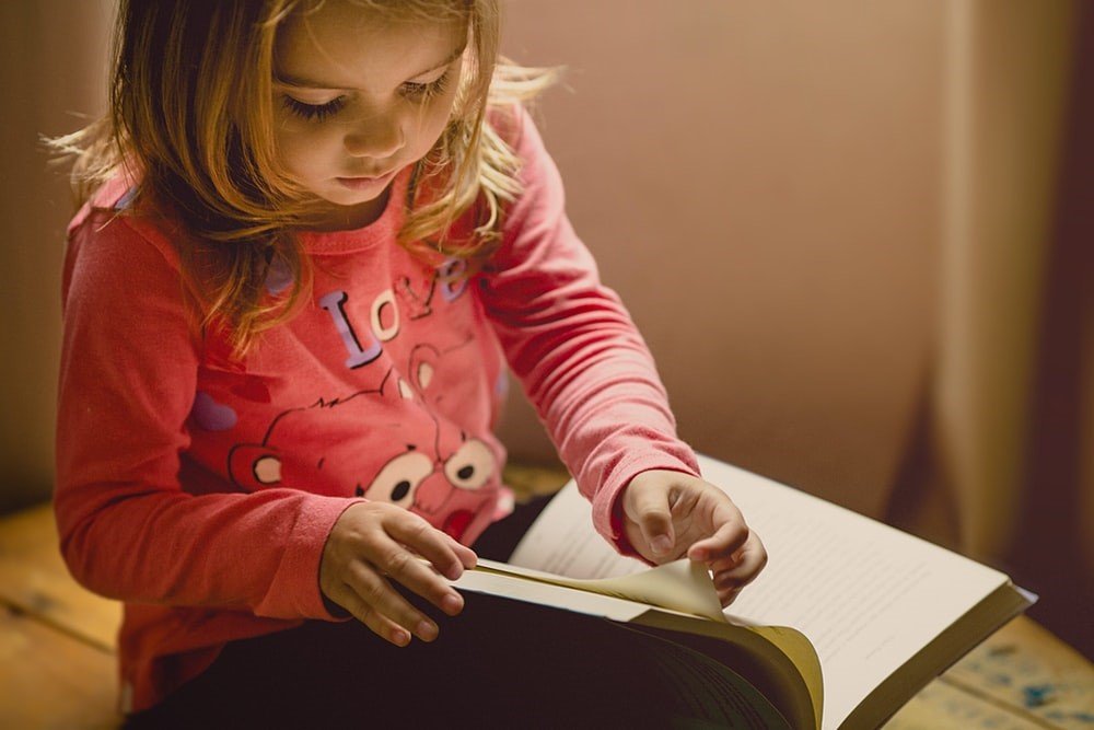 5 Criterii de selectare a diferitor cărți pentru copii care să-i captiveze cu adevărat