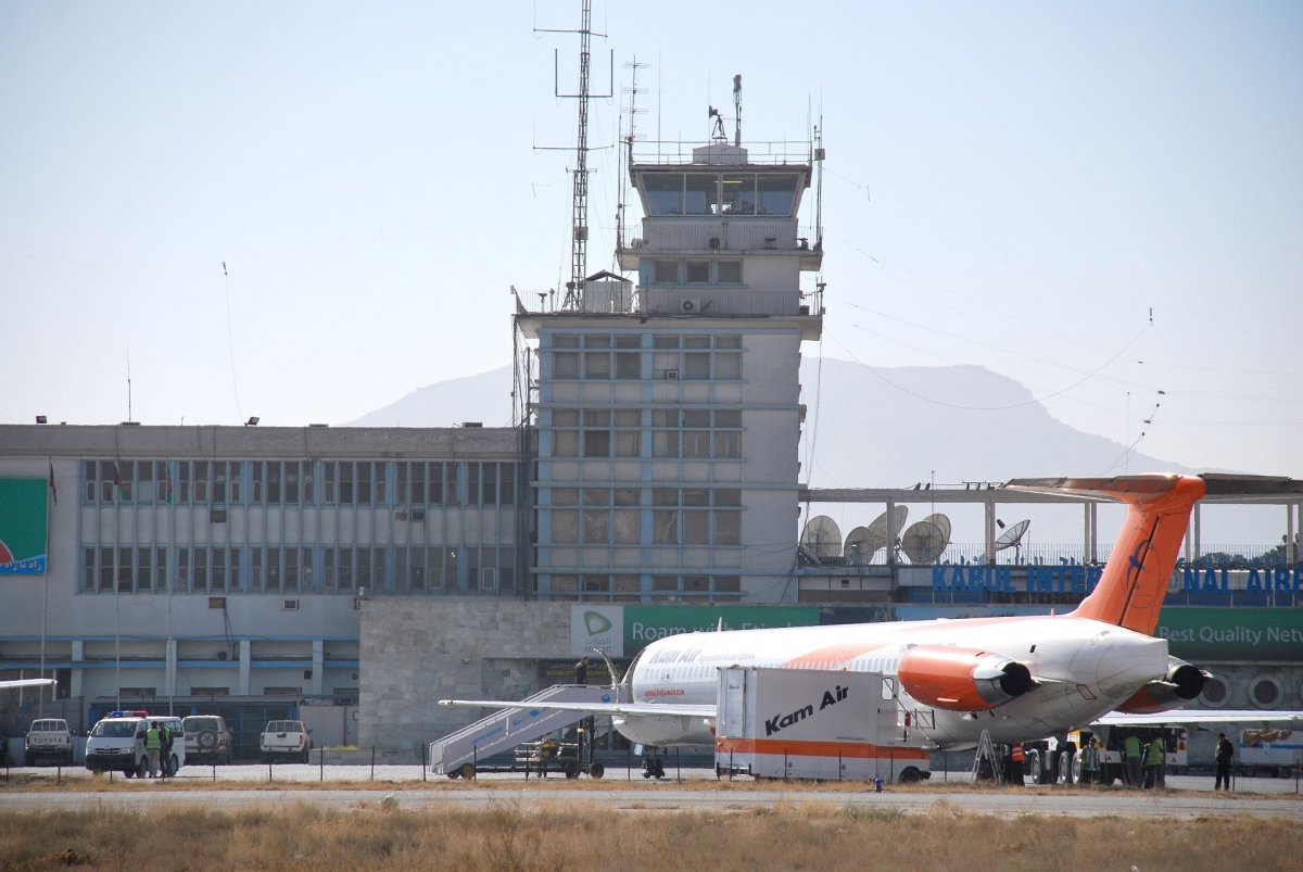 SUA, Marea Britanie și Australia își îndeamnă cetățenii să evite aeroportul din Kabul. Este amenințare de atac terorist