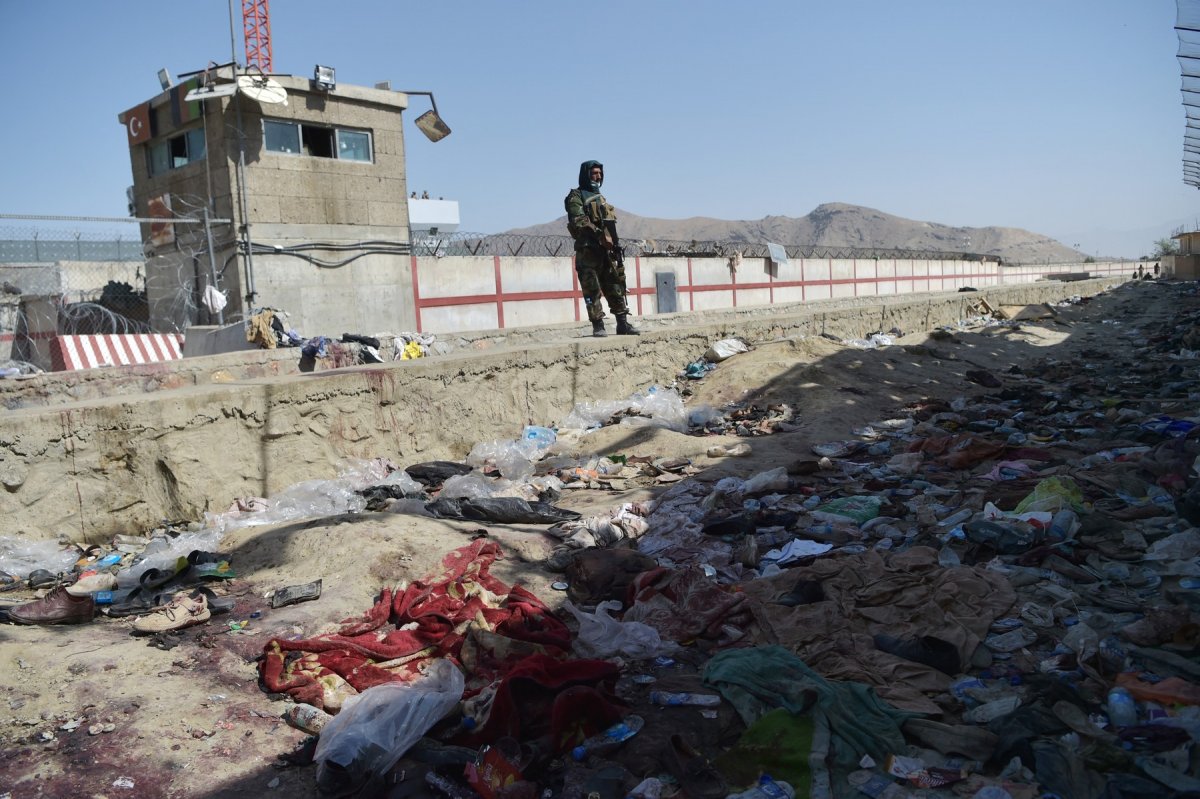 SUA și aliații avertizează că noi atacuri teroriste pot avea loc la Kabul. Bilanțul morților în urma atacurilor de joi crește la 110