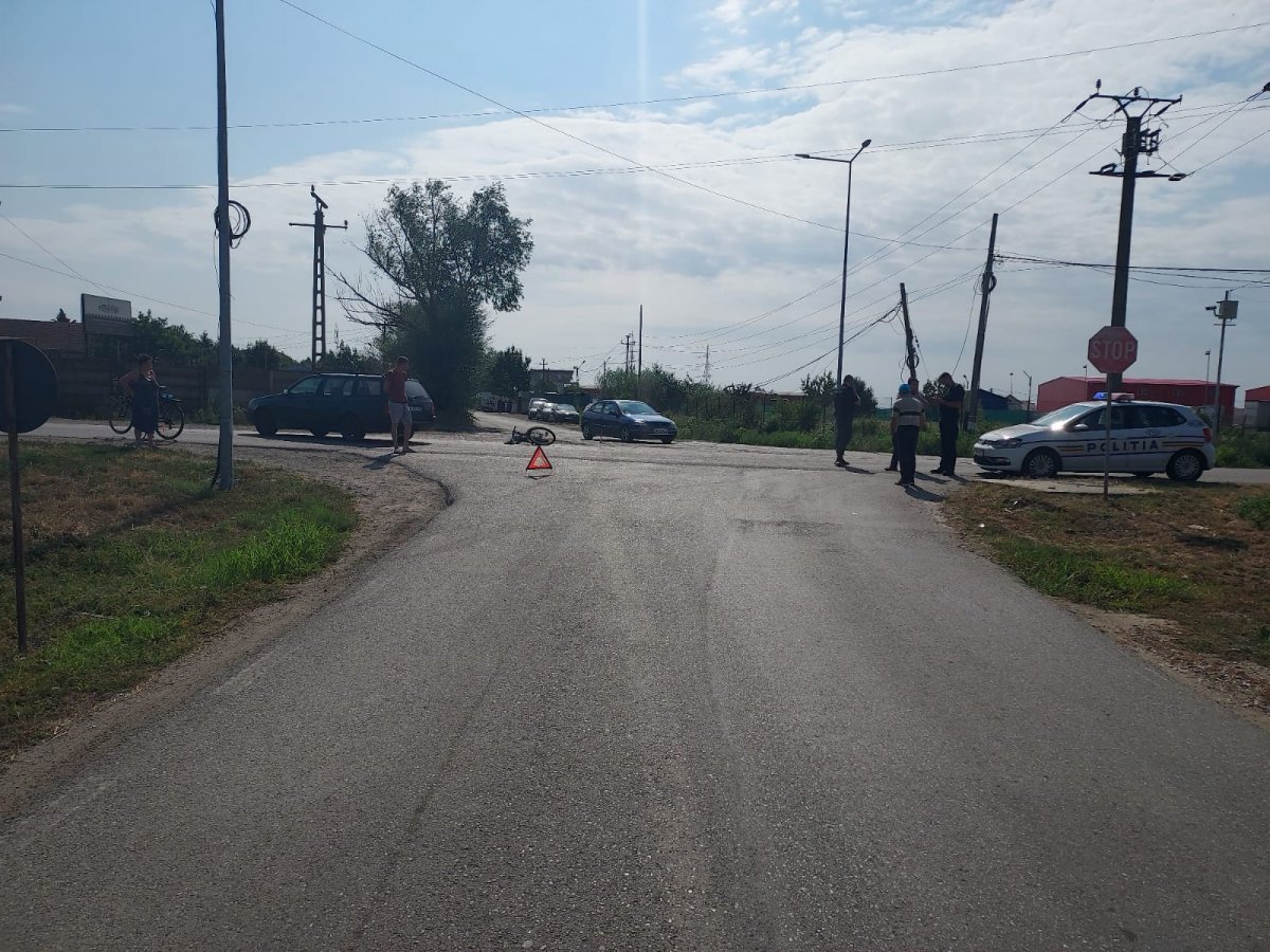 Biciclist accidentat grav la Vladimirescu (FOTO)