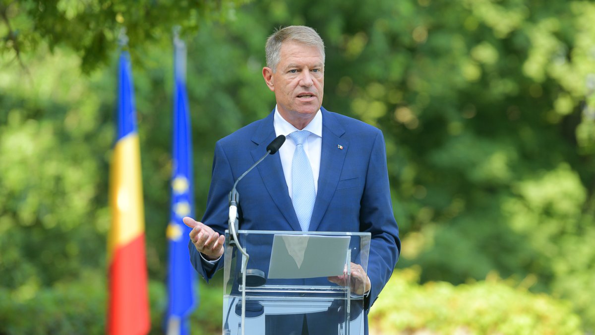 Klaus Iohannis, mesaj cu prilejul Zilei Limbii Române: „Această comoară va rămâne elementul central al identității noastre