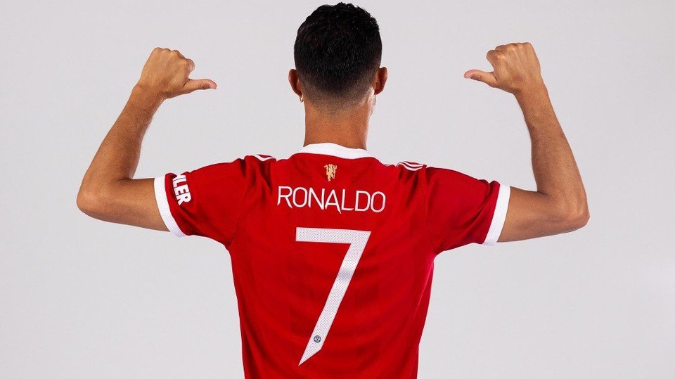 Cristiano Ronaldo a intrat în Cartea Recordurilor şi şi-a recuperat numărul 7 la Manchester United 