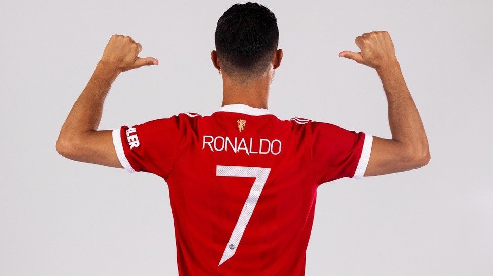 Cristiano Ronaldo a intrat în Cartea Recordurilor şi şi-a recuperat numărul 7 la Manchester United