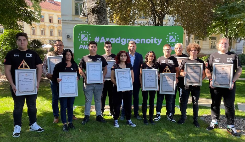 Diploma „Arădeni cu care ne mândrim” pentru echipa de robotică Delta Force