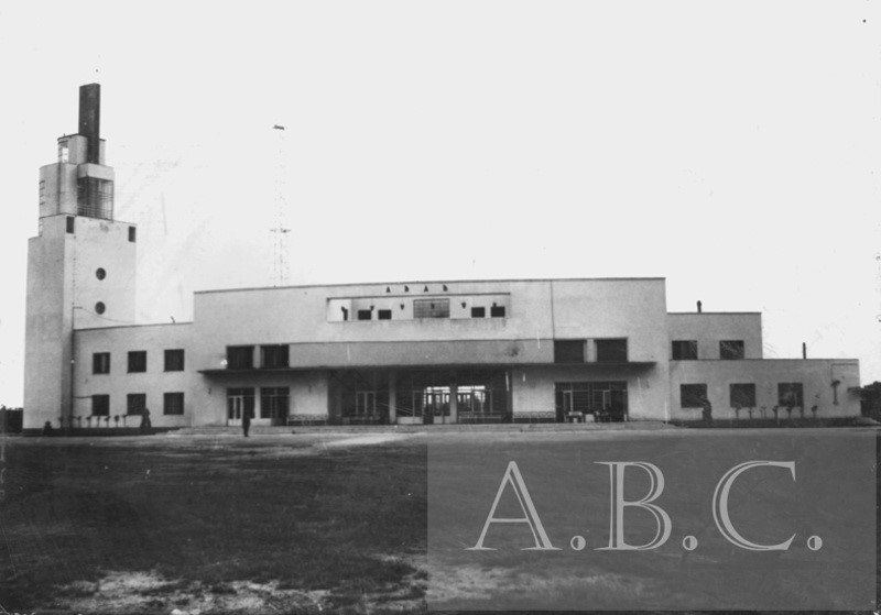 Exponatul lunii septembrie la Complexul Muzeal Arad: Bilet de avion emis de compania L.A.R.E.S. în anul 1940