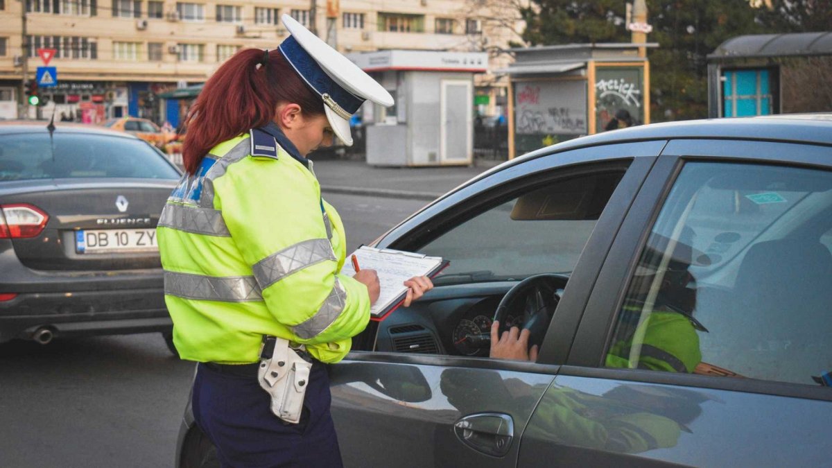 Nu mai puţin de 70.000 de lei au strâns poliţiştii rutieri din Arad în ultimele 24 de ore 