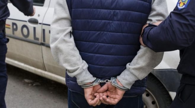 Tânăr din Pecica, urmărit internaţional, prins de poliţişti
