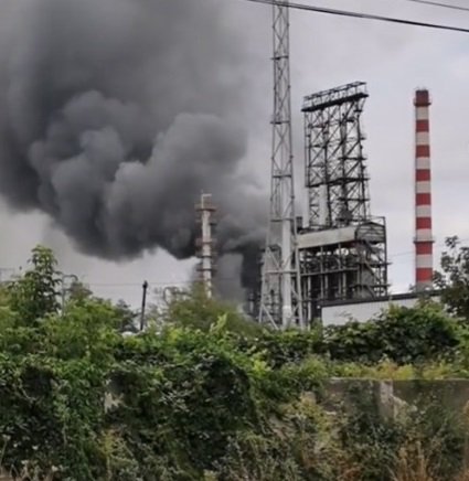 Incendiu puternic la Rafinăria Lukoil din Ploieşti