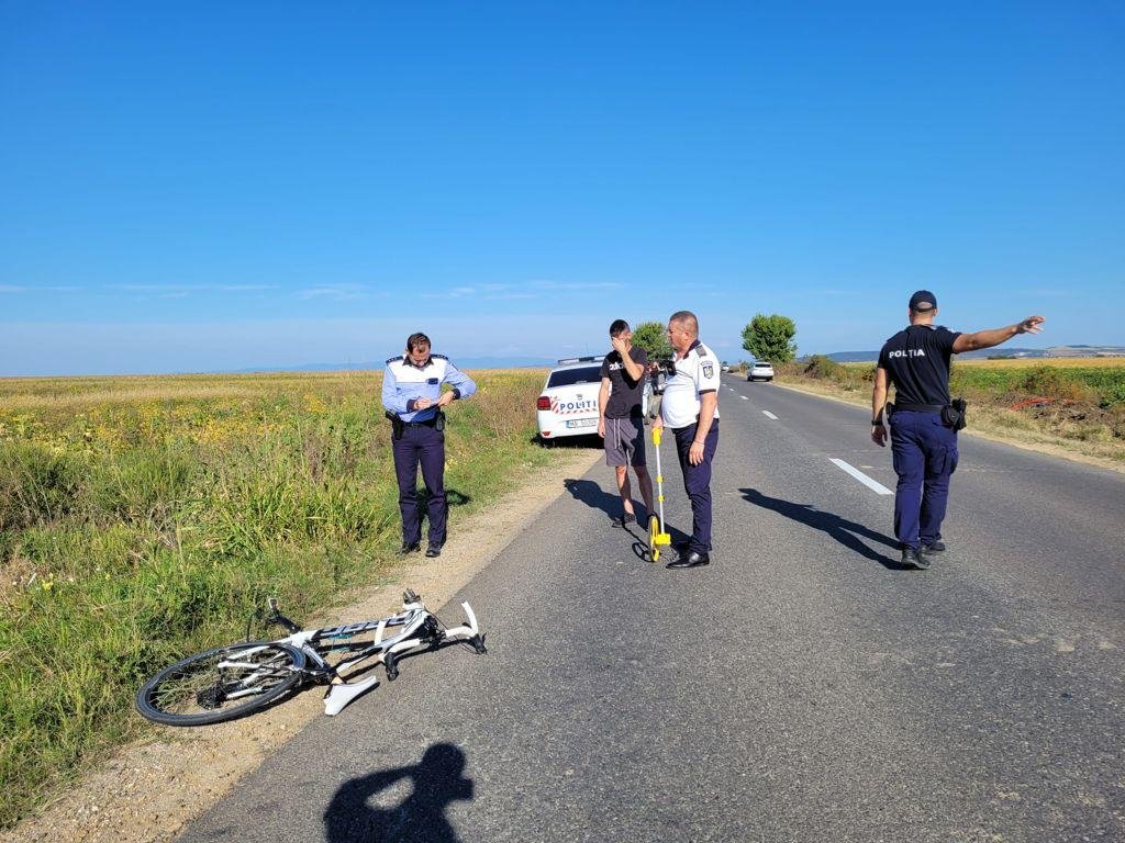 Biciclist accidentat de un autoturism în apropiere de Pâncota