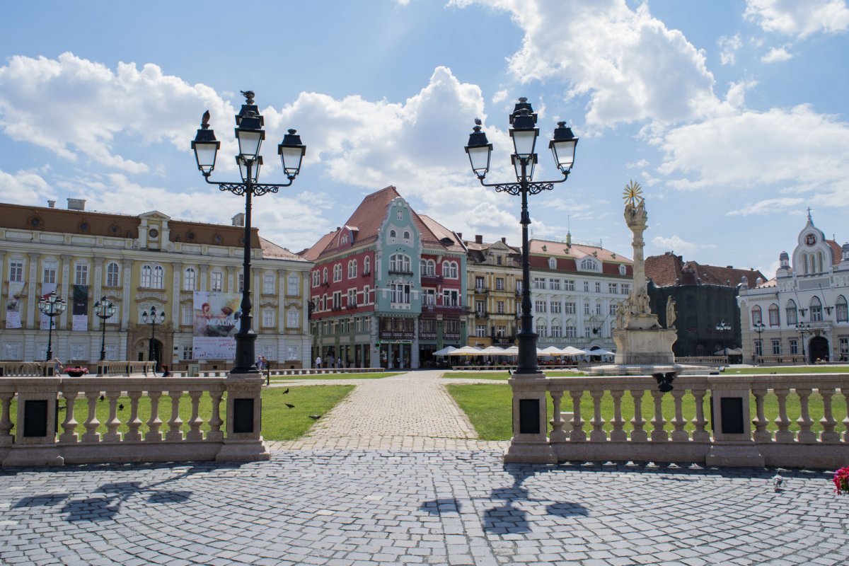 Timișoara intră în carantină de noapte în weekend. Oamenii vor putea ieși din casă cu declarație