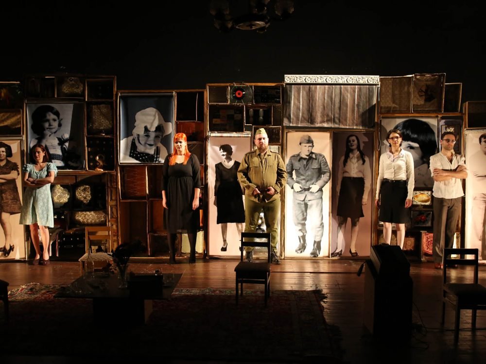 Octombrie, la Teatrul Clasic „Ioan Slavici” Arad