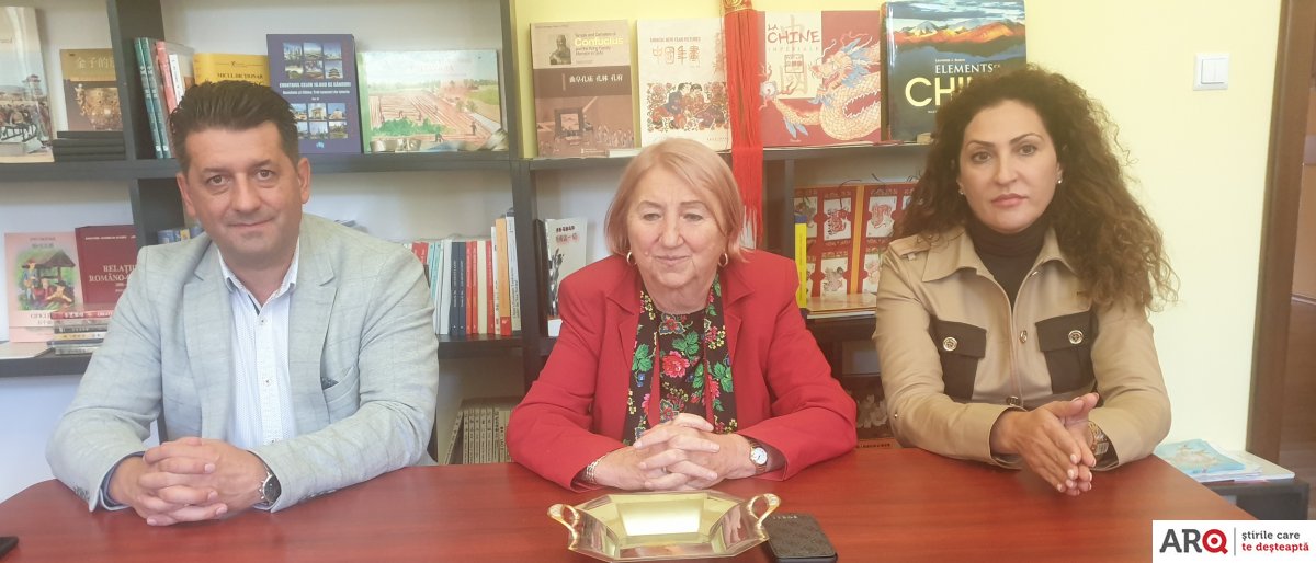 Donaţie de carte şi programul Simpozionului Internaţional „Cultura și civilizația chineză. Dialoguri româno-chineze“ care va avea loc la Pecica