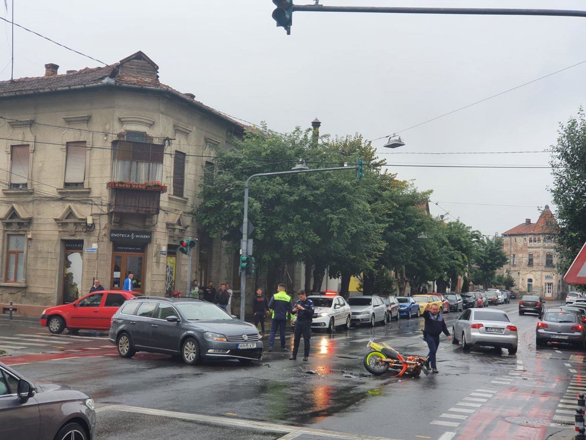 Accident cu VW contra motocicletă pe str. Mărășești