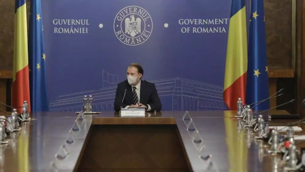 VIDEO Guvernul anunță noile restricții - Masca devine obligatorie și în spațiile deschise