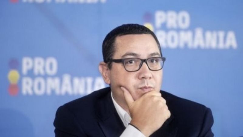 Ponta n-o duce rău nici după ce-a rămas în afara politicii mari; s-a angajat la... propriul partid; vezi cu cât este plătit lunar