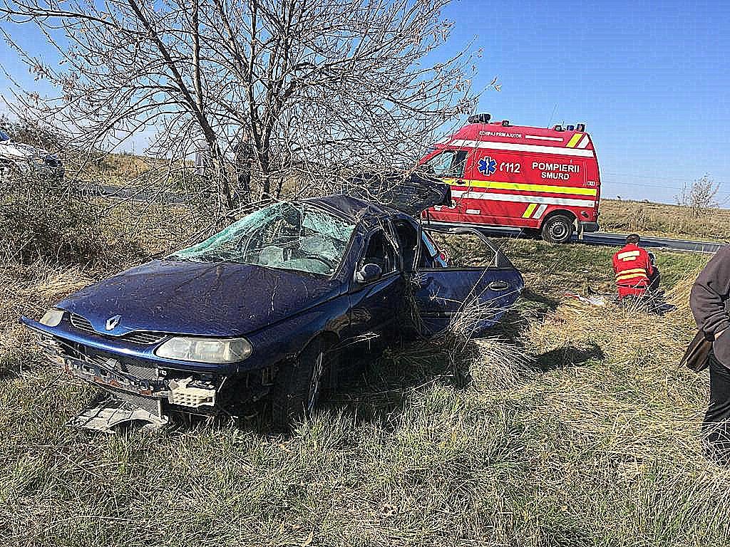 Accident cu autoturism Renault lângă Pecica