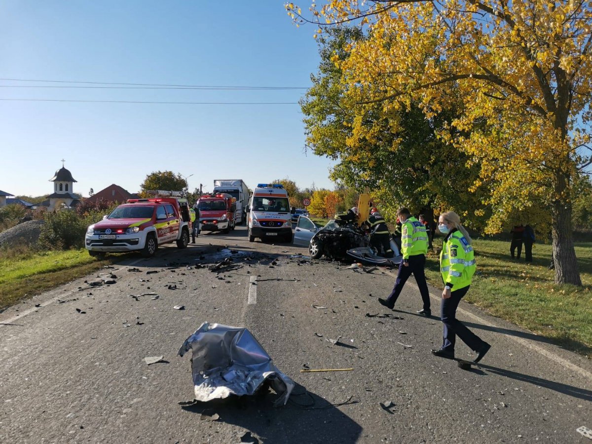 Accident grav pe șoseaua Arad-Timișoara. Traficul este blocat