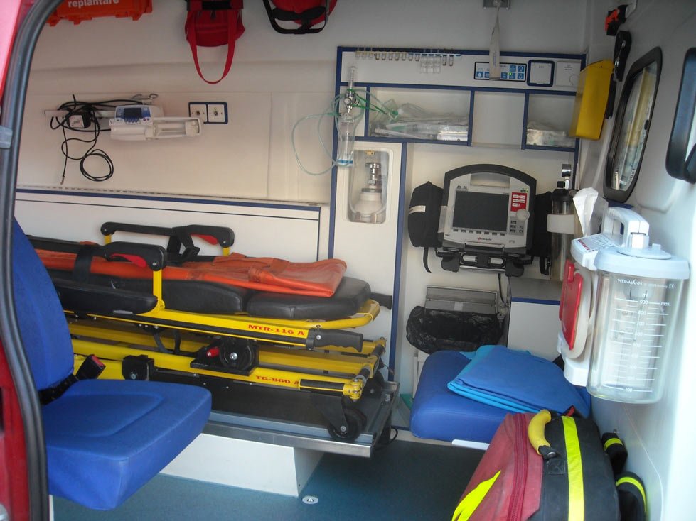 Trei ambulanţe SMURD cumpărate de Consiliul Judeţean pentru ISU