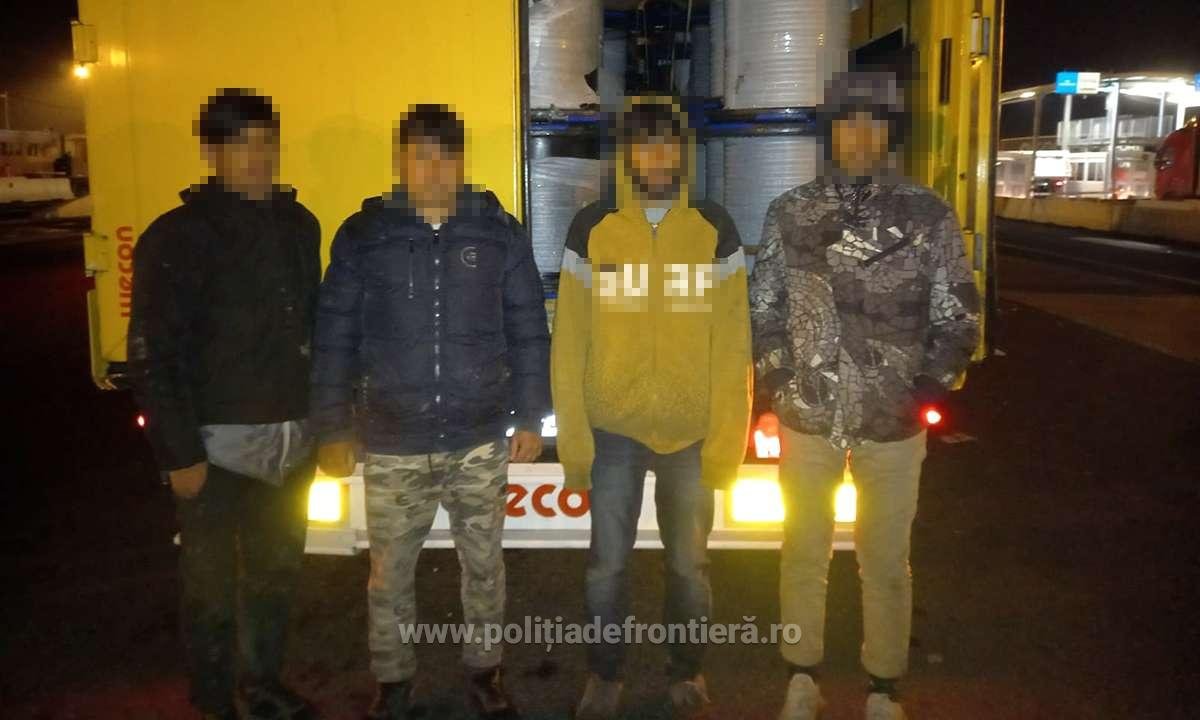 Mai mulți afgani au fost descoperiți într-un TIR încărcat cu materiale plastice