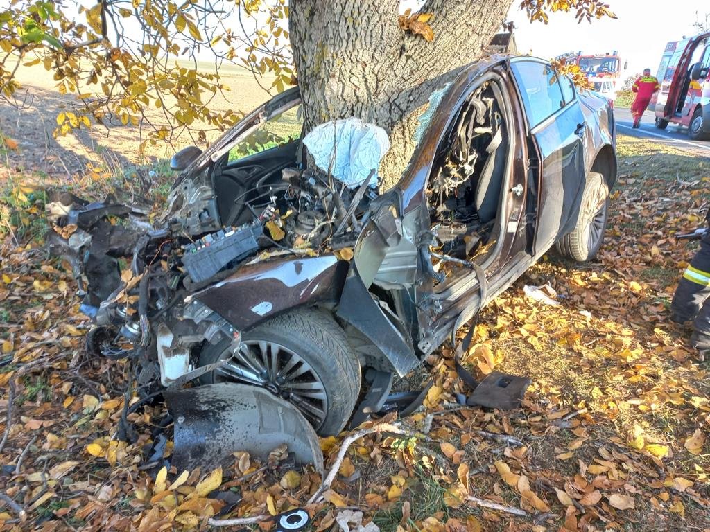 Imagini de groază în urma unui accident la ieşirea din Pecica: şoferul, un arădean de 44 de ani, a murit 