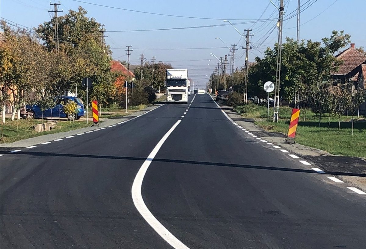 Drumul judeţean Curtici-Macea-Sânmartin este aproape gata cu un an înainte de termen (FOTO)