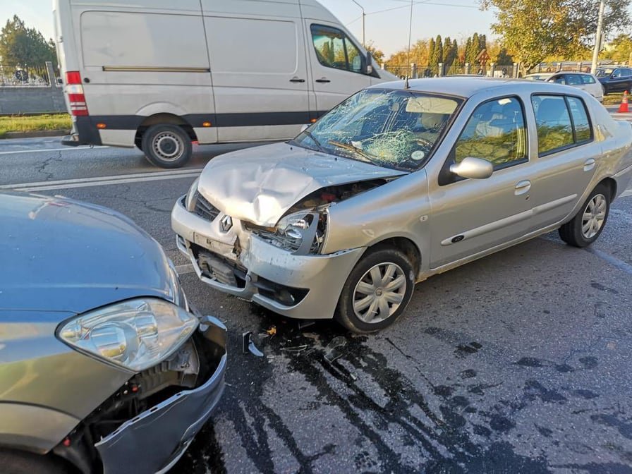 Accident cu trei victime la ieșire din Arad spre Oradea