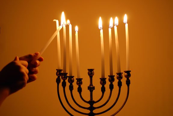 Evreii sărbătoresc Hanukkah