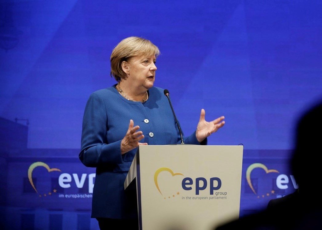 Gheorghe Falcă: „Angela Merkel, un cancelar creștin-democrat care a condus Germania cu determinare și fermitate”
