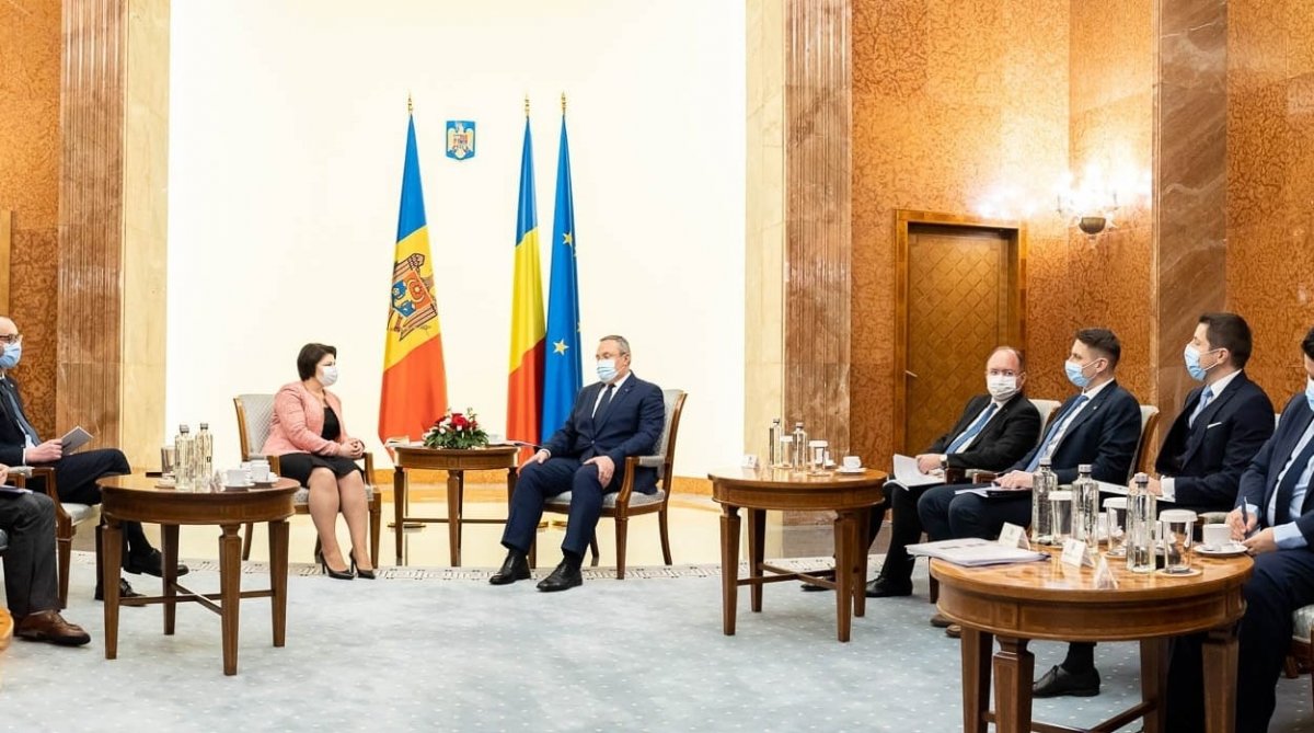 Mihai Pașca, alături de prim-ministrul Ciucă la întâlnirea cu prim- ministrul Moldovei