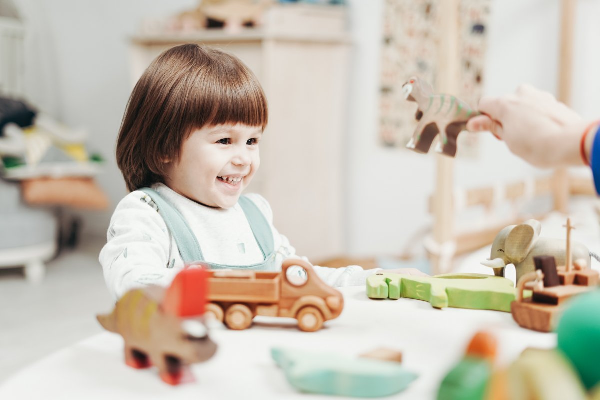 Cum să alegeți jucării ideale pentru copii de 2 ani