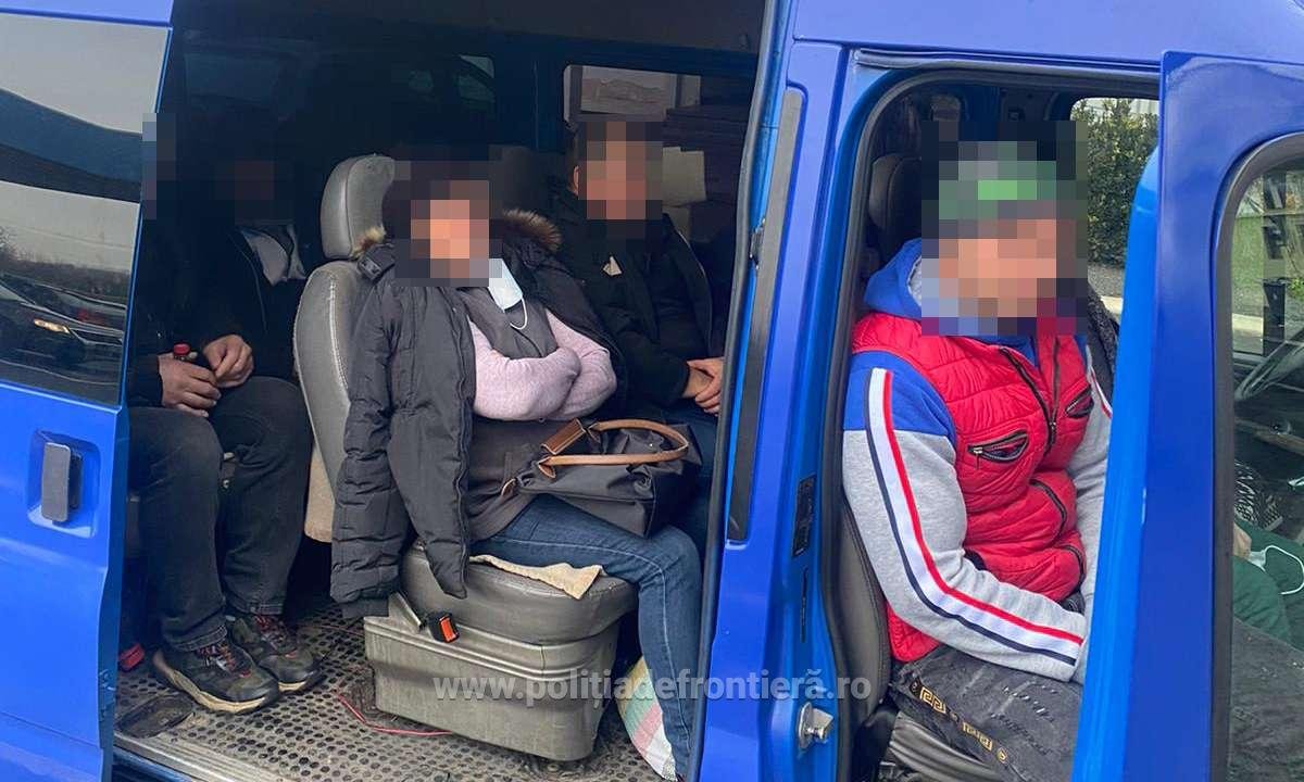 Au încercat să scape de carantină, dar au fost opriți de polițiștii de frontieră (FOTO)