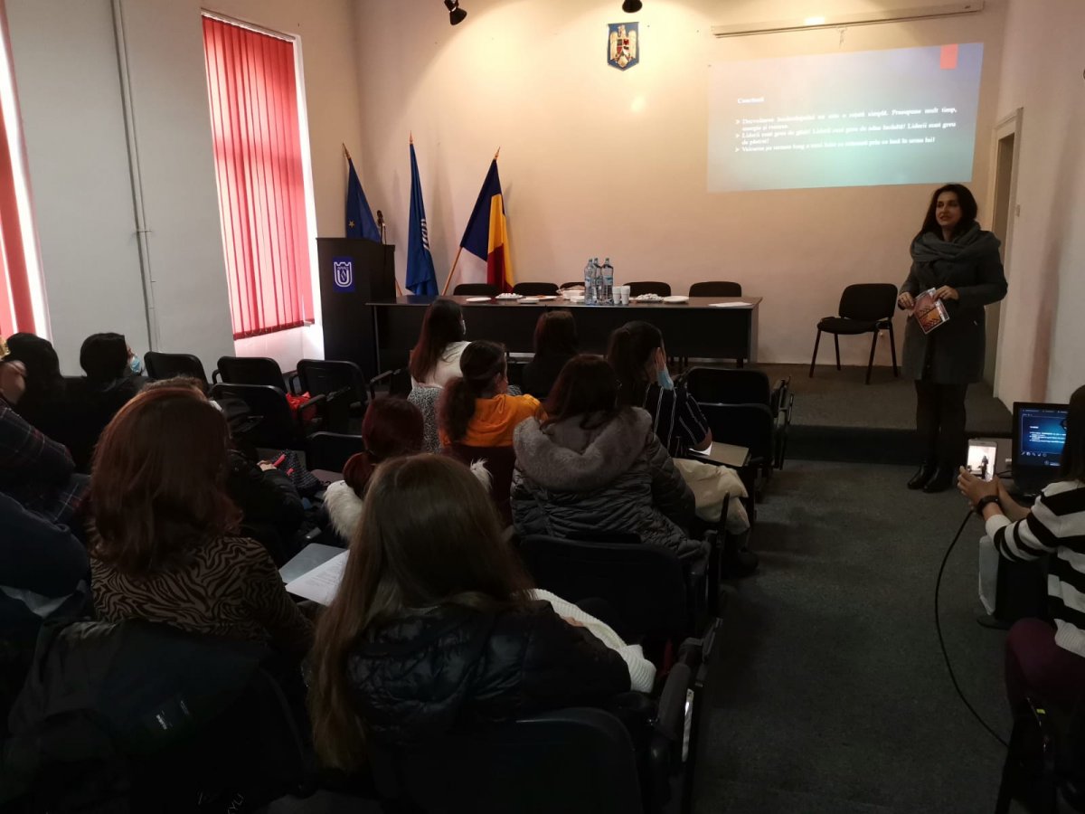 „Profesii ale viitorului”, un seminar pe teme economice, cu participarea elevilor de la Centrul Județean de Excelență