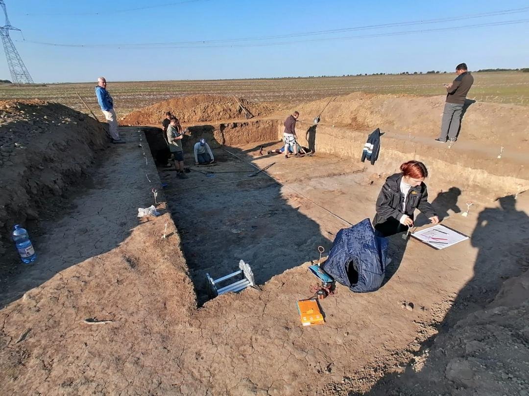 Arheologi de la Arad, Cluj-Napoca și Universitatea Goethe din Frankfurt dezvăluie misterul fortificației de la Sântana-Cetatea Veche (FOTO şi VIDEO)