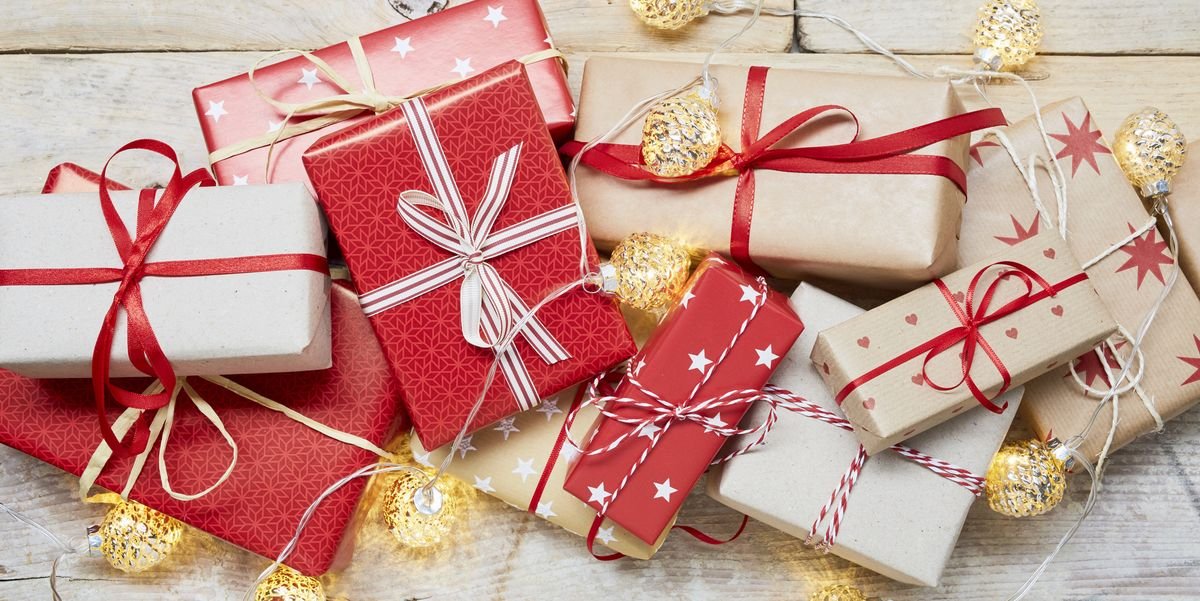 Cadouri ideale pentru Crăciun: Idei  simple ce te pot scoate din impas