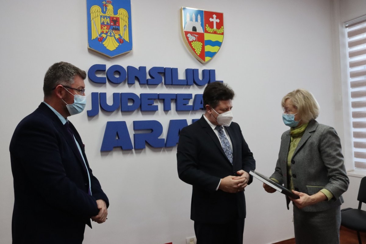 Ambasadorul Sloveniei în România, Excelenţa Sa Lea Stančič, în vizită la CJA (FOTO)