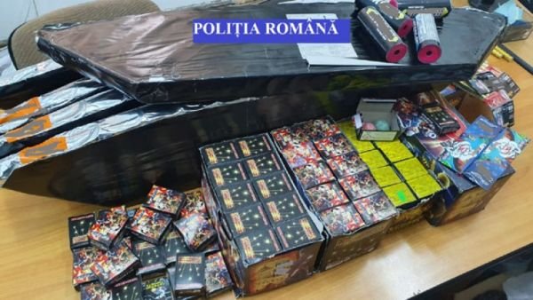 Peste 1.200 de articole pirotehnice, confiscate de polițiști