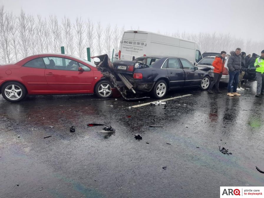 Accident în lanț pe Autostrada A1, în apropiere de Nădlac II (FOTO) / UPDATE: Zece autovehicule au fost implicate