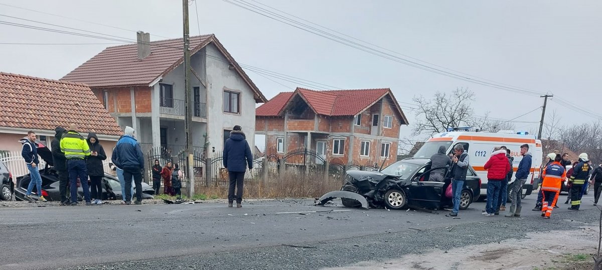 Coliziune violentă la Galșa. Șase persoane sunt evaluate medical  / UPDATE: Cum s-a produs accidentul