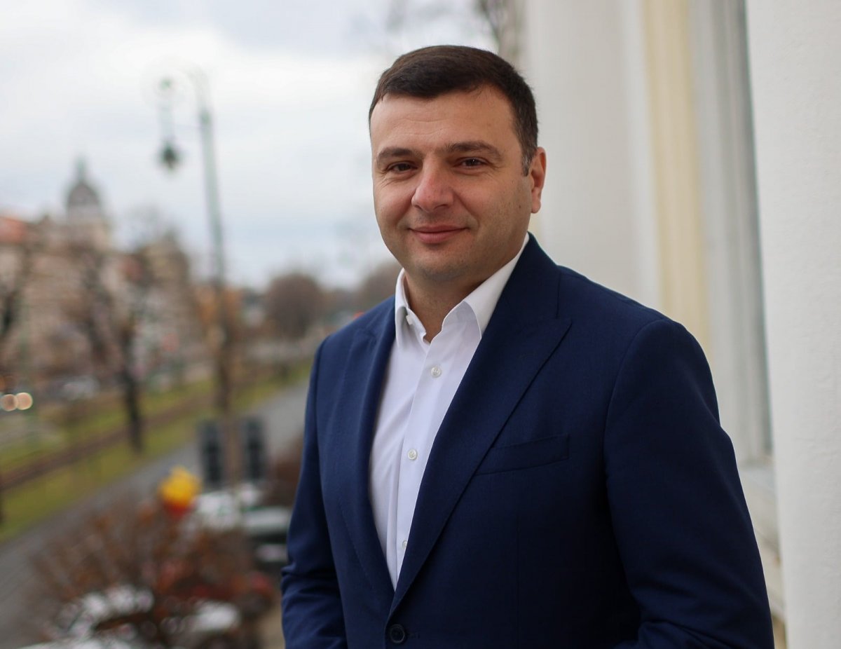 Sergiu Bîlcea: „Guvernul a alocat 7,9 milioane de lei pentru Aeroportul Arad”