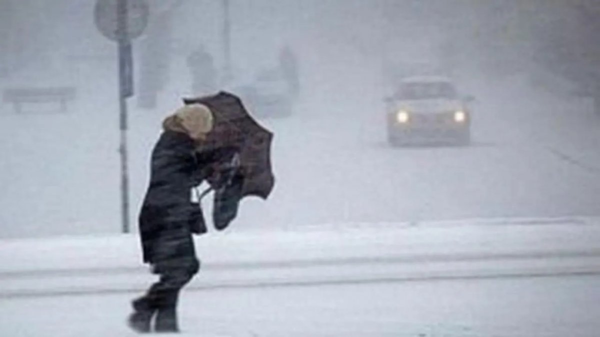 Alertă meteo. COD GALBEN şi COD PORTOCALIU de vânt puternic şi ninsori în toată ţara