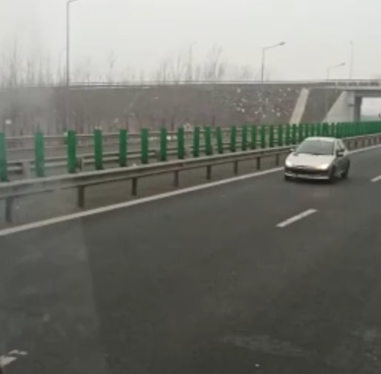 O șoferiță circula pe contrasens pe autostradă în apropiere de Nădlac (VIDEO)
