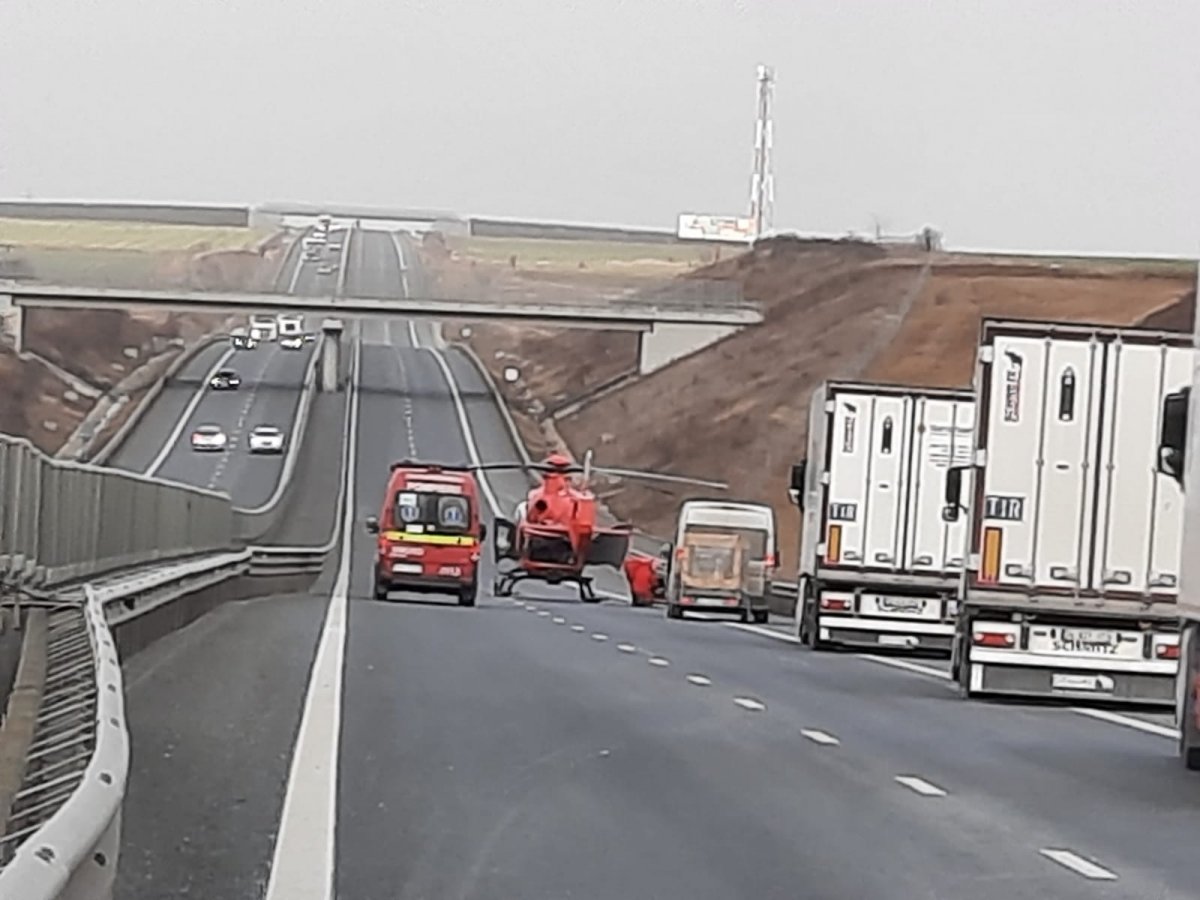 Accident între un TIR și un autoturism la limita dintre Arad și Timiș pe Autostrada A1