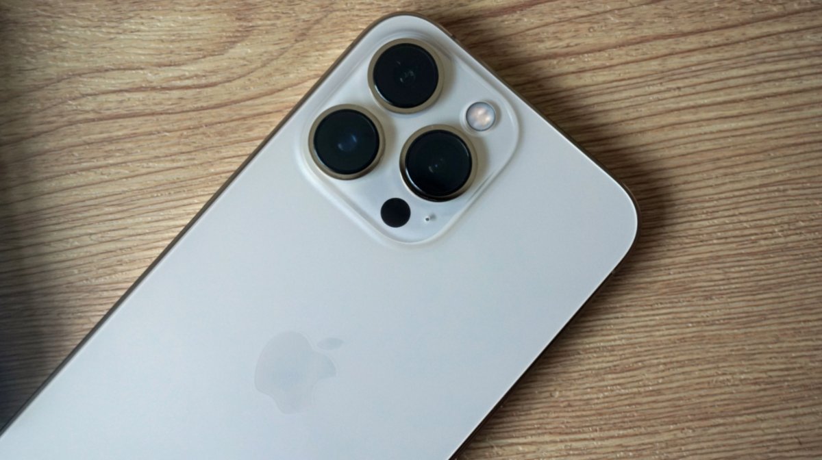 Modele Apple iPhone 15 Pro pot avea un zoom optic de 5x