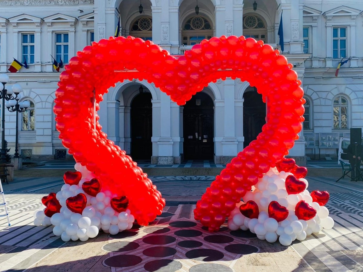 Căsătorii de o zi, în faţa Primăriei