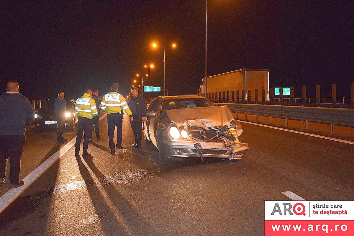 Accident între un VW și un Mercedes și o femeie rănită la coborârea de pe Autostrada A1 în Zona Industrială a Aradului
