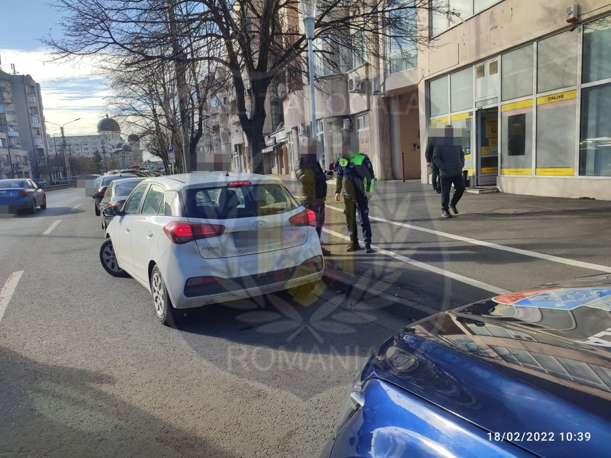 Care sunt zonele din municipiu cu cei mai mulţi pietoni care „calcă pe bec”; în două ore au fost date amenzi de 4.000 de lei (FOTO)