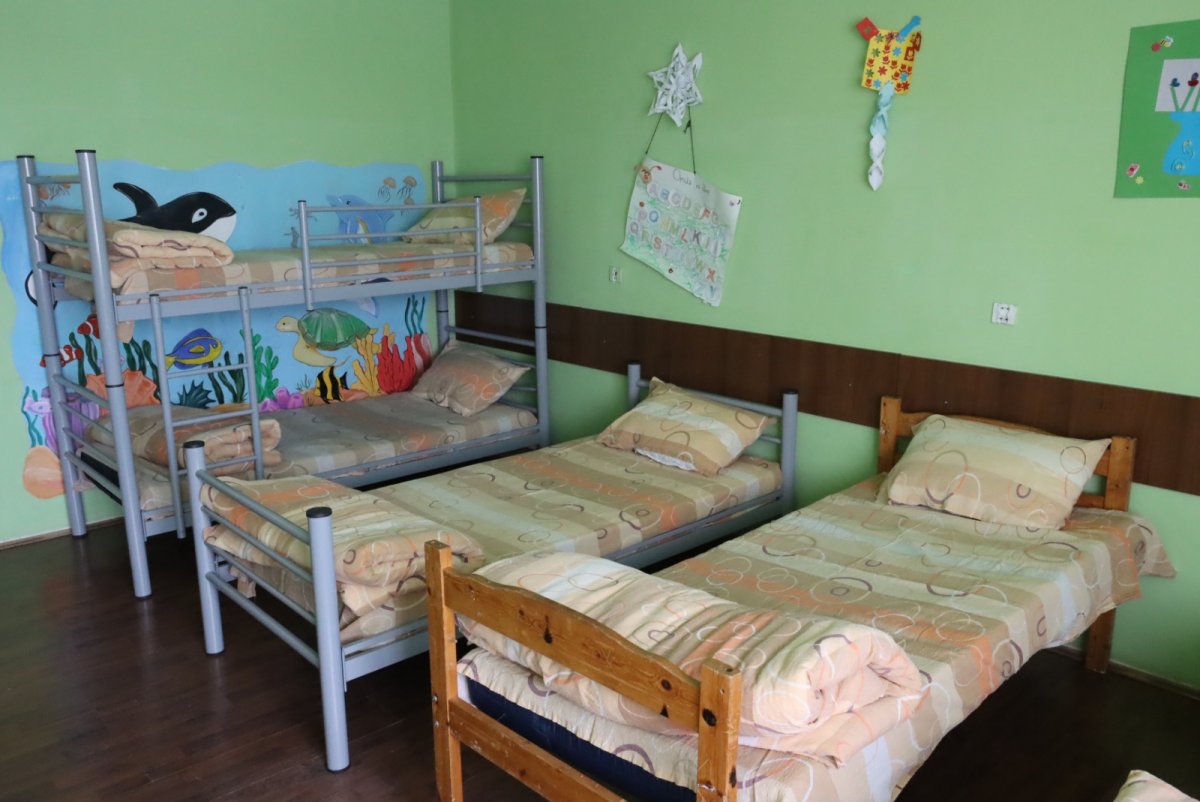 Trei dormitoare destinate refugiaților au fost amenajate la Liceul Special „Sfânta Maria” (FOTO)