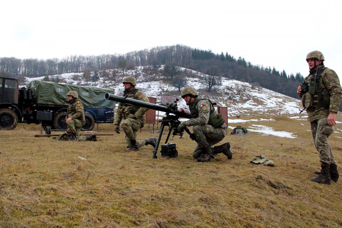 Ministrul Apărării susţine că Armata Română NU mobilizează rezerviştii